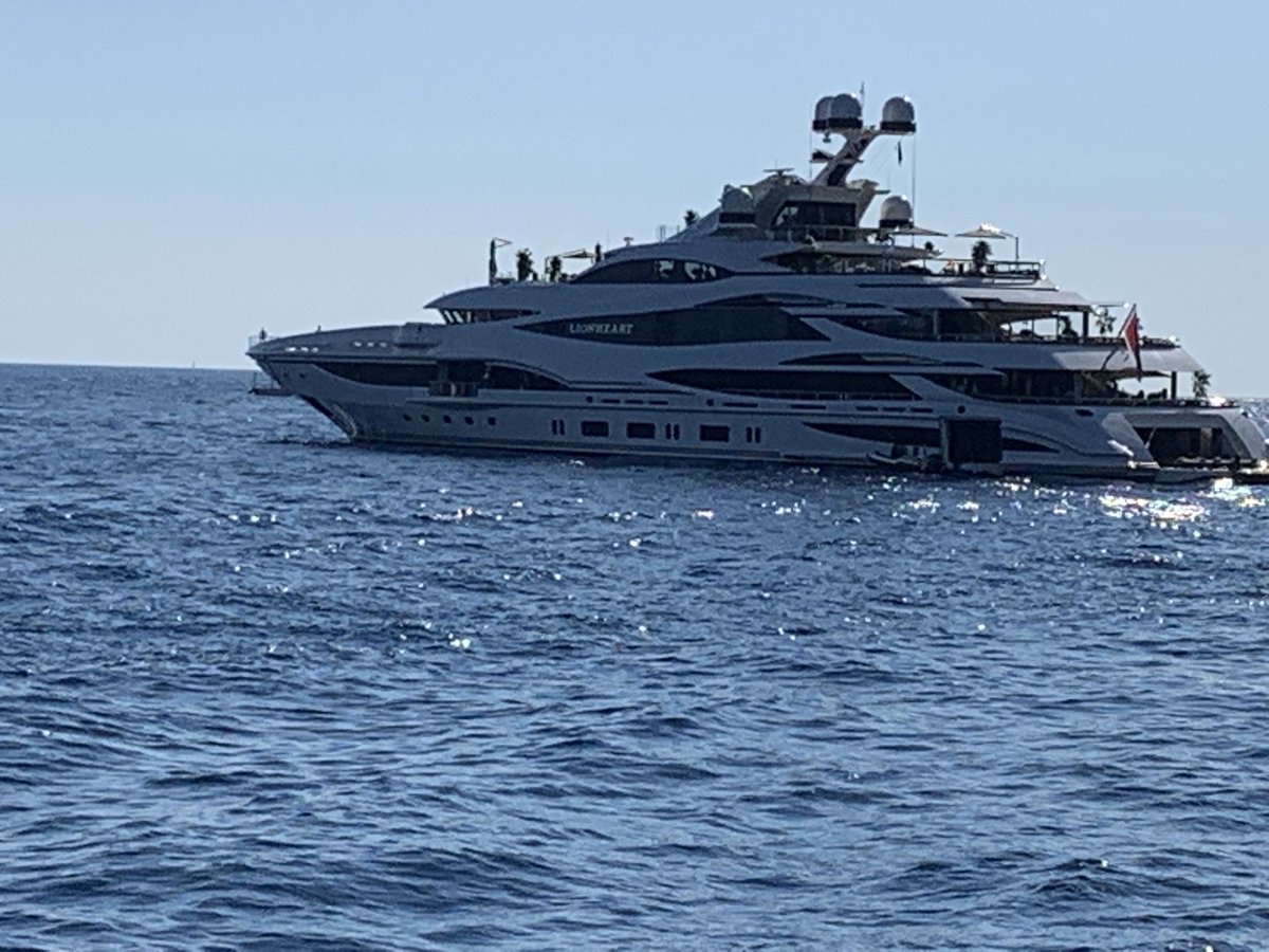 LordTets's tweet image. #arcadia pensions right there