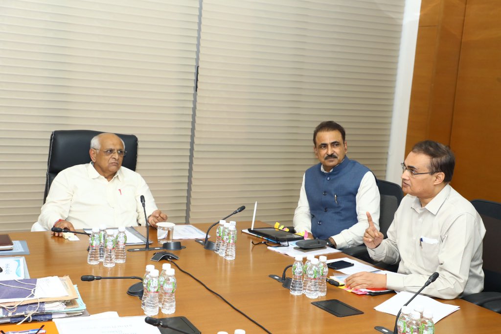 Bhupendrapbjp's tweet image. સામાન્ય વહીવટ વિભાગ-GAD ની કામગીરીની સર્વગ્રાહી સમીક્ષા હાથ ધરી હતી. ગેપ એનાલીસીસ, સસ્ટેઇનેબલ ડેવલપમેન્ટ ગોલ તથા કર્મચારી ગણ સેવા વ્યવસ્થામાં ટેકનોલોજીના વિનિયોગ માટેના HRMS, આયોજન પ્રભાગ અંતર્ગત હાથ ધરાતી કામગીરીની પણ તલસ્પર્શી જાણકારી મેળવી હતી.