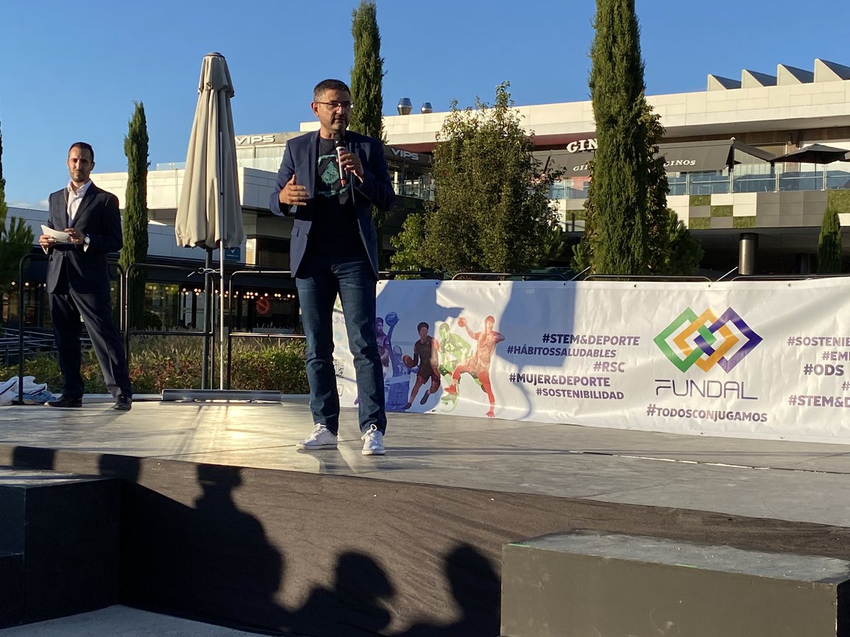 Comienza una nueva temporada llena de ilusión, pasión y trabajo.

Ayer se dio inicio con la presentación oficial de los equipos <a href="/Fundalcobendas/">Fund.Dep.Alcobendas</a> 

Gracias @ALCBDS_Ayto por todo vuestro apoyo y compromiso.

@ALCBDS_Deportes <a href="/R_sanchezacera/">Rafa Sanchez Acera</a> <a href="/fmn_oficial/">FMN</a> <a href="/RFEN_Oficial/">RFEN</a>