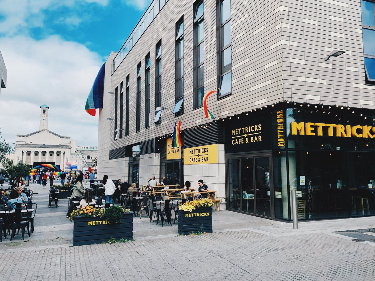 A big Mettricks welcome to everyone arriving in Southampton to start the new academic year, whether you are new to the city, or only just exploring what our city has to offer! 💛#SotonFreshers