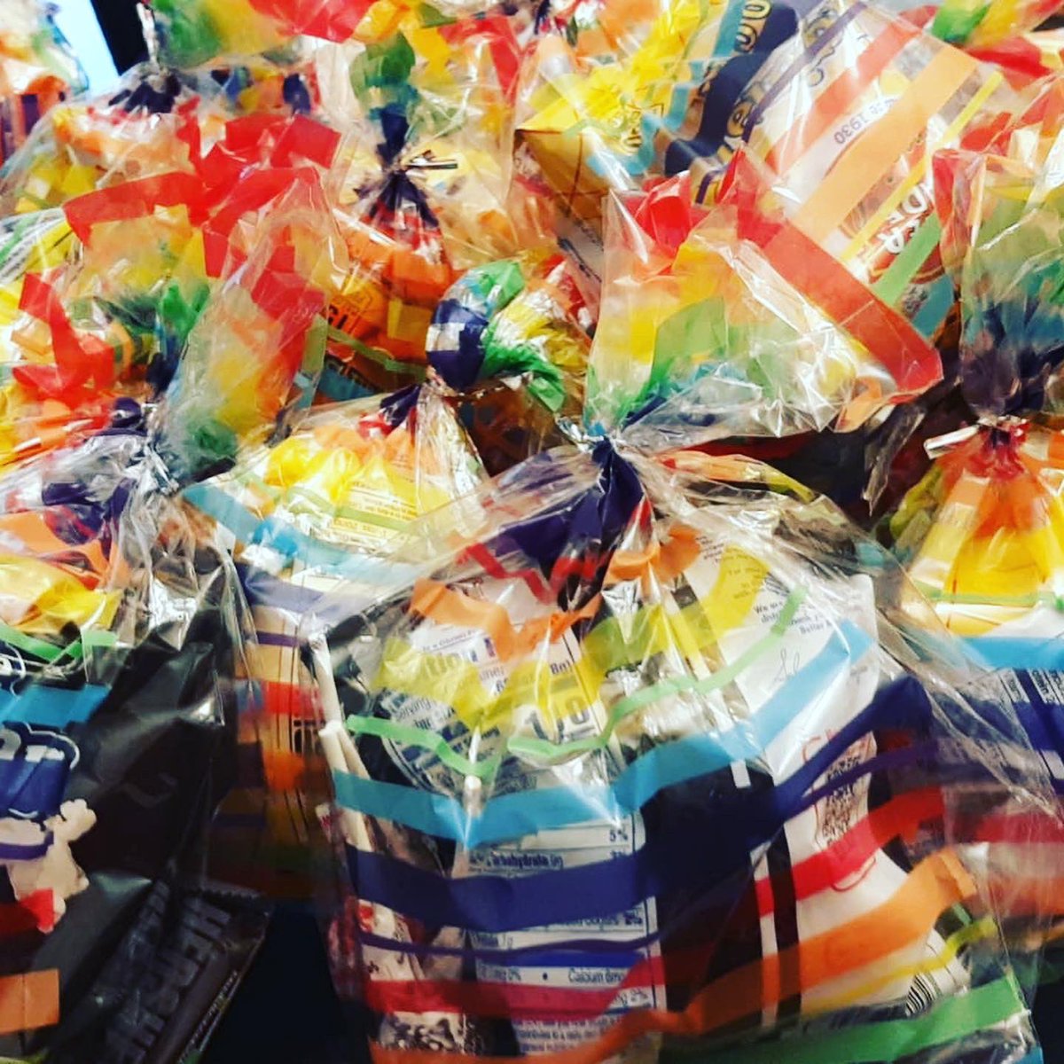 MuslimFoster's tweet image. We would like to sincerely thank @PFH_Humanity and their donors and volunteers for providing Qurans, Hijabs, Kufis, Prayer rugs, Traditional clothing and goody bags for Afghan Unaccompanied Minors! 
Learn more: PeopleForHumanity.net