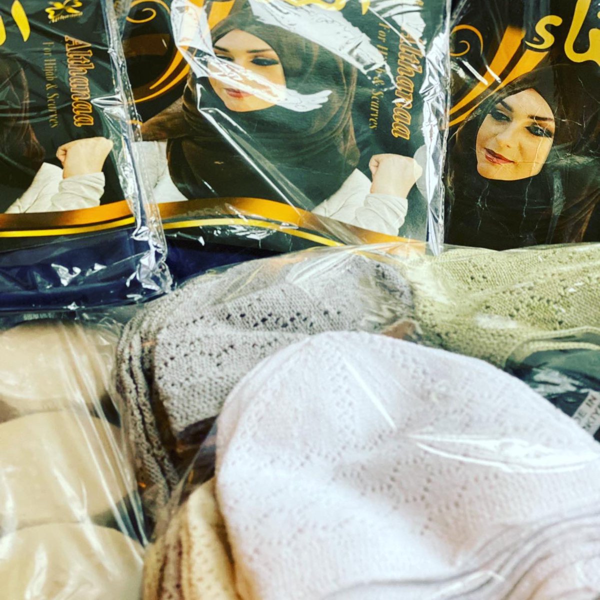 MuslimFoster's tweet image. We would like to sincerely thank @PFH_Humanity and their donors and volunteers for providing Qurans, Hijabs, Kufis, Prayer rugs, Traditional clothing and goody bags for Afghan Unaccompanied Minors! 
Learn more: PeopleForHumanity.net