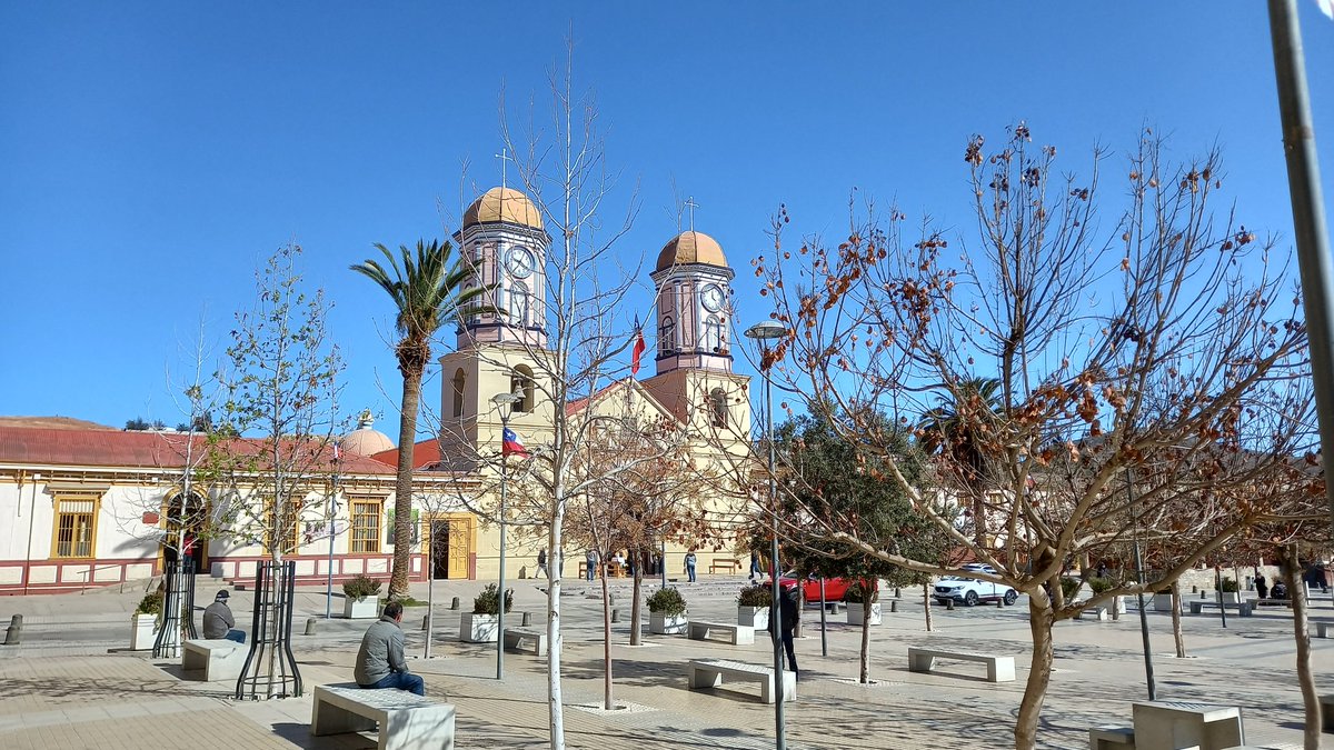 El próximo 2 y 3 de octubre #Andacollo vivirá una nueva jornada religiosa para sus vecinos.
Por ello estamos con las autoridades comunales y las policías coordinando las actividades para que se desarrollen de forma segura y sin complicaciones.