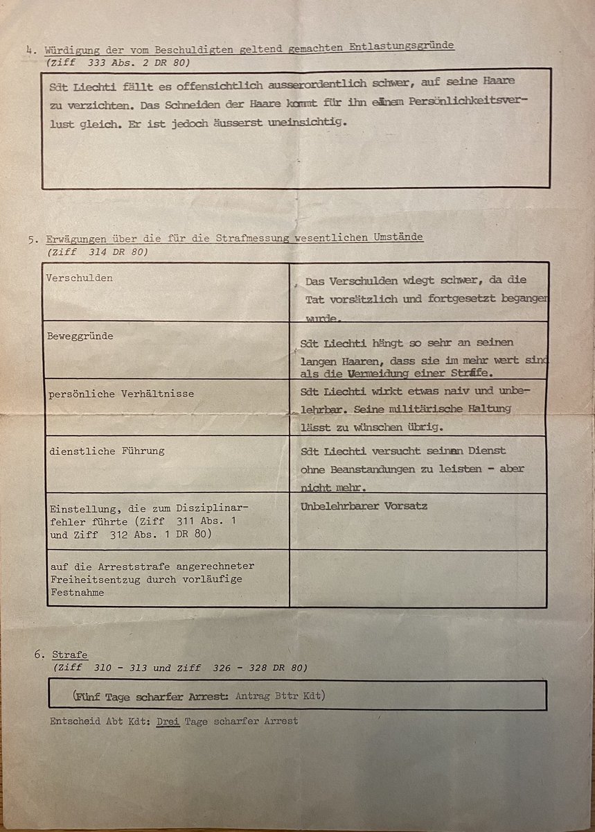 Es gab Zeiten da musste man für lange Haare als Mann noch ins #Gefängnis. Mein Onkel war ein langhaar #Rebell. Immerhin zeigte er guten Willen und trug eine Kurzhaar-#Perücke über den langen Haaren. 😂 #Militär