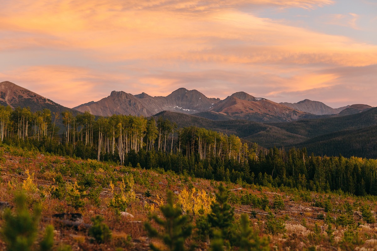 COParksWildlife's tweet photo. Happy first day of fall! 🍂

What do you love most about autumn in Colorful Colorado? Let us know!

📷: Nora Logue/CPW https://t.co/957OLZZQby
