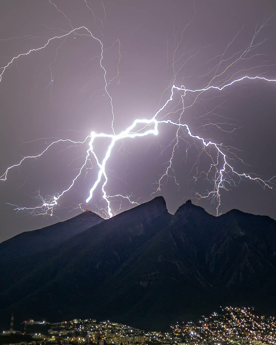 mty_360's tweet image. #Monterrey ⚡