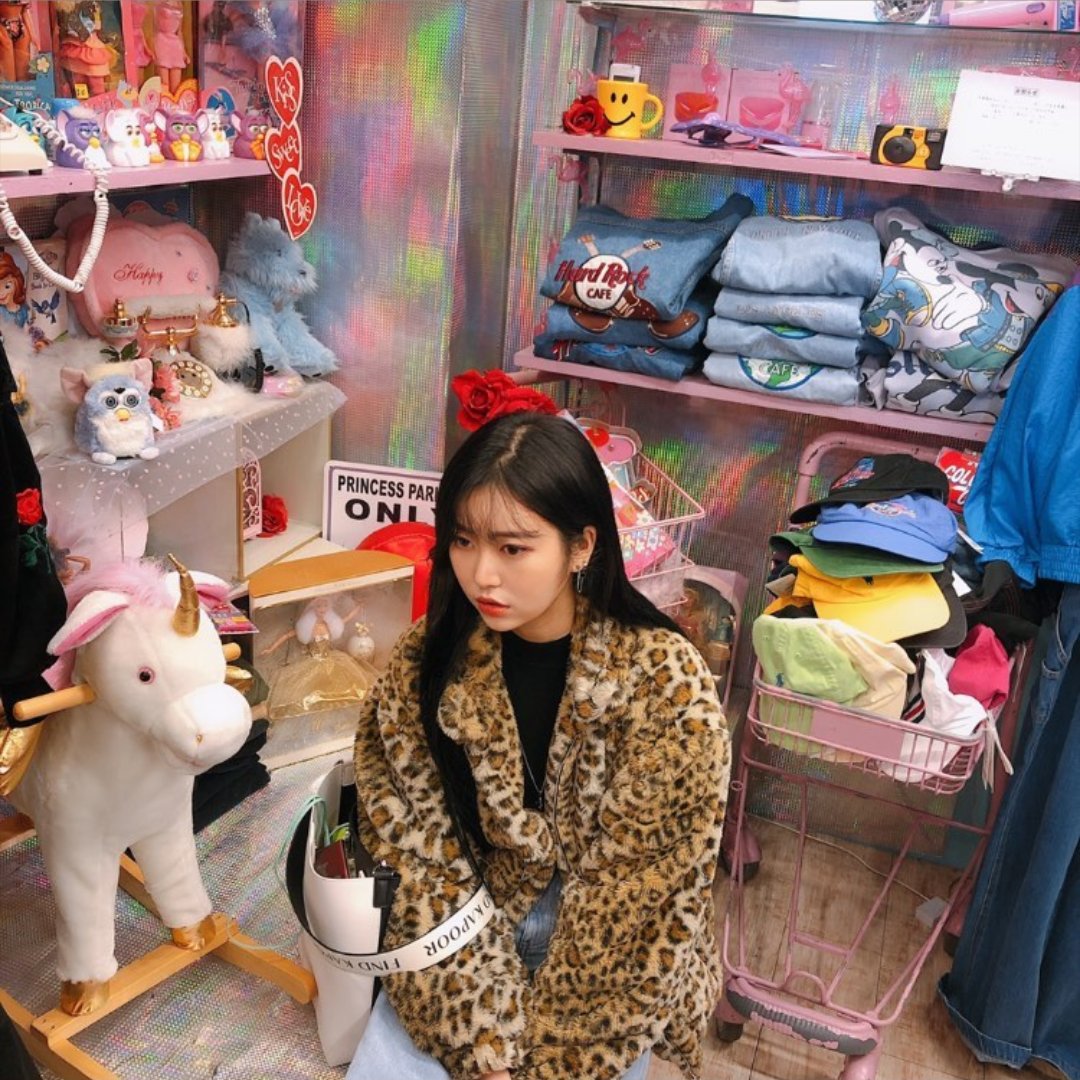 dailyjane97's tweet photo. #momoland #jane #kpop
#모모랜드 #제인 #モモランド #ジェーン https://t.co/ZrfwLjEzqQ