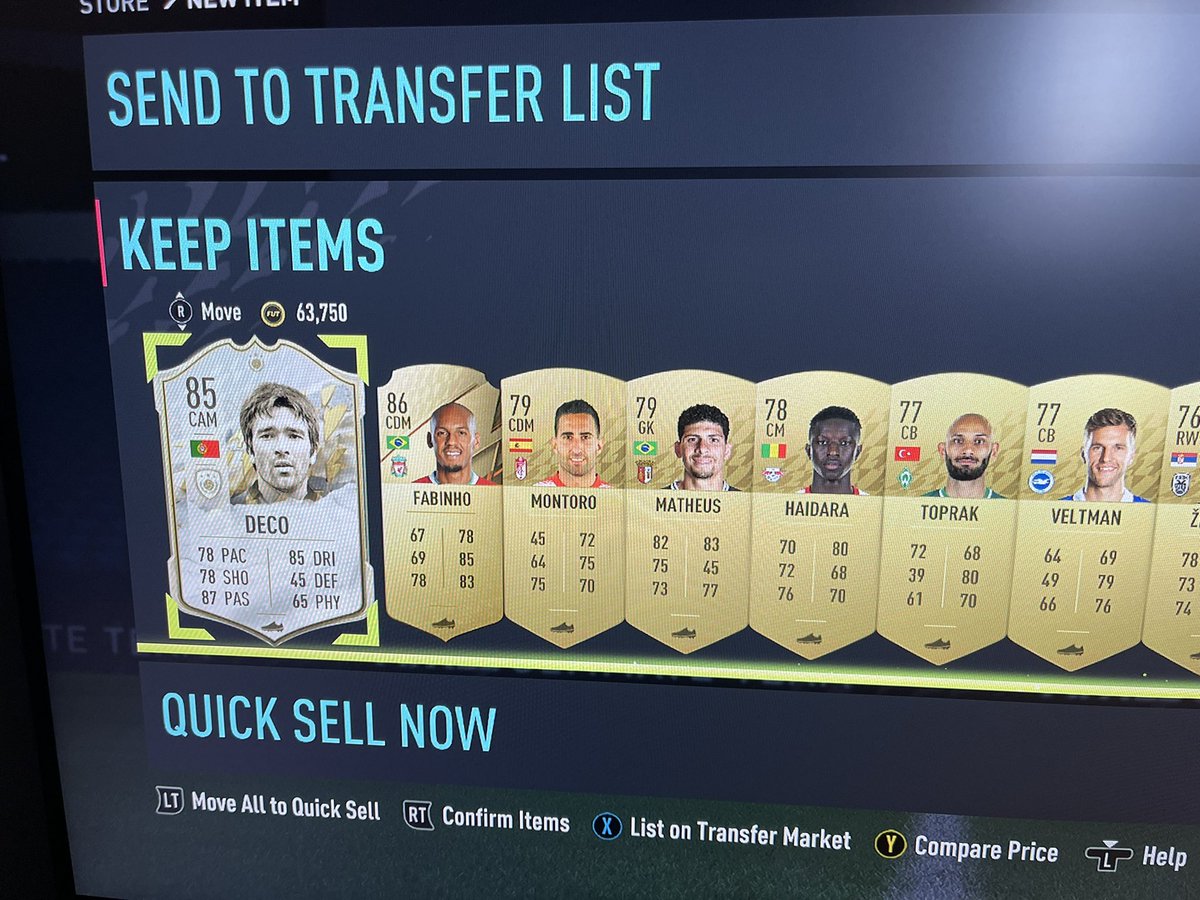 MichaelMacleod9's tweet photo. First pack of the year and it was free 😂 @Castro1021 https://t.co/4zkDSxvbLH