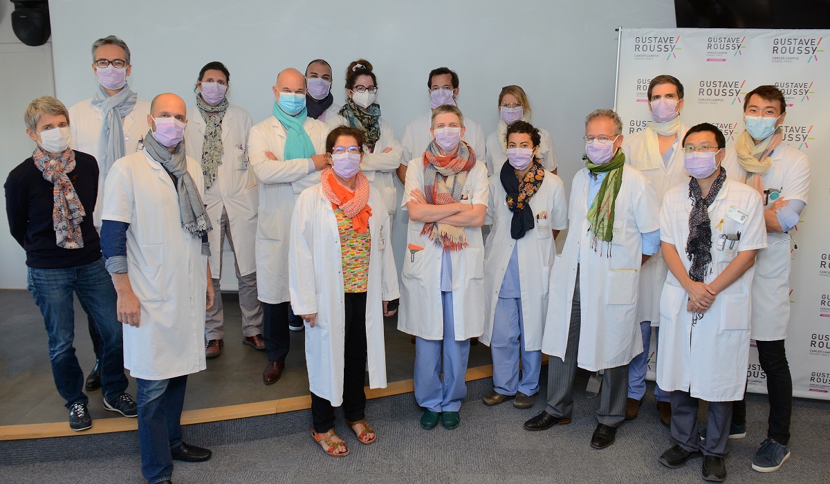 GustaveRoussy's tweet photo. A Gustave Roussy, les cancers ORL, #OnLesEcharpe !

Ne négligez pas des symptômes ORL persistants : au-delà de 3 semaines, consultez un médecin 🩺
#Prévention #CancerORL

@asso_cor https://t.co/0b2FxFjdVr