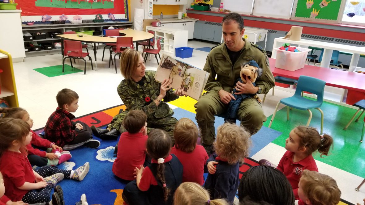 CanadianForces's tweet photo. Calling all educators! 🎓
Looking for ideas on how to make this Veterans’ Week memorable? Consider including a video or virtual presentation from a serving #CAF member in your lesson plan!  
Register for both on our site! 👇
https://t.co/10V48acpM2 https://t.co/ilaf91P4mq