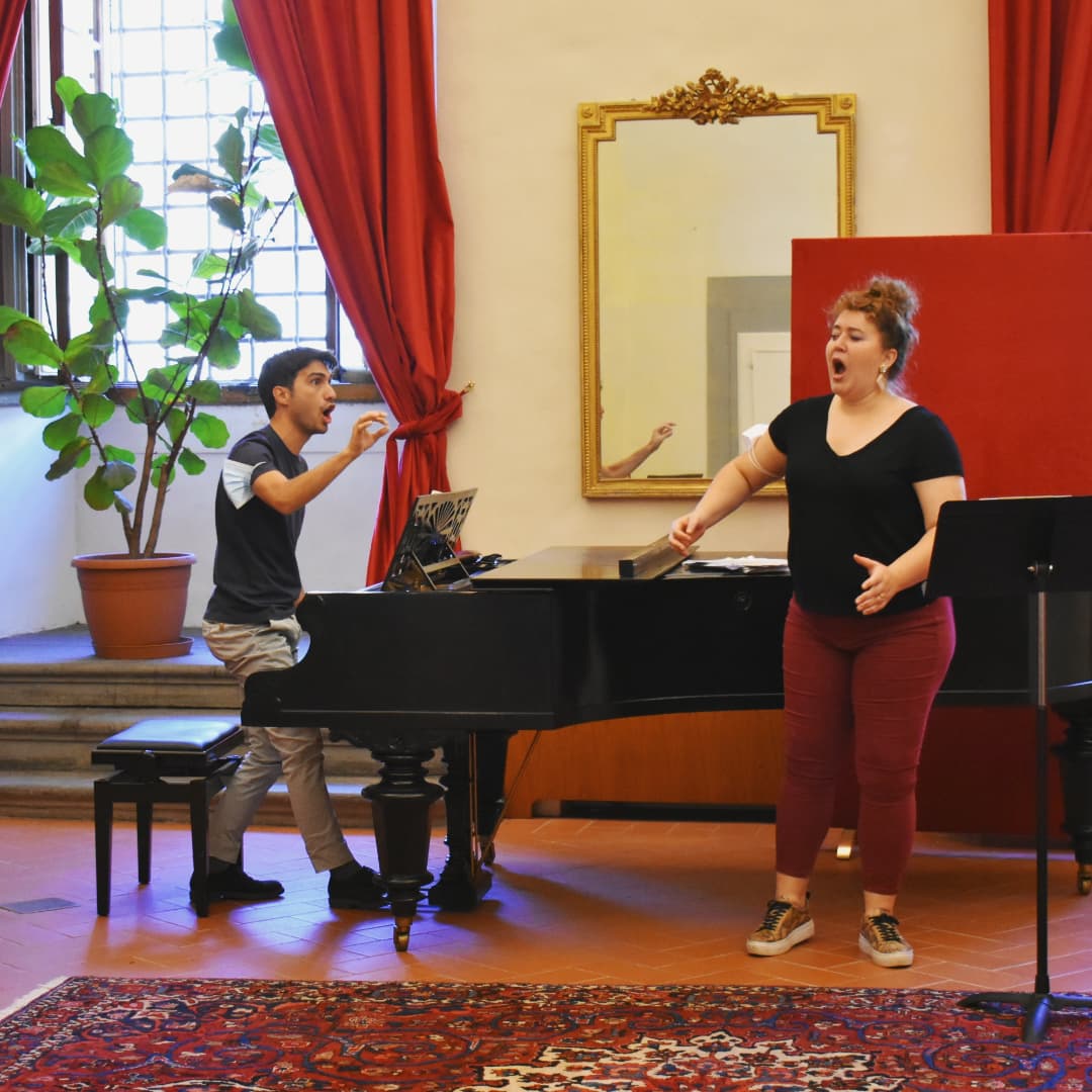We're so happy to have Maestro Jonathan Santagada here this week, working with our Studio Artists.
Here's a sneak peak of today's masterclass and individual coachings.
