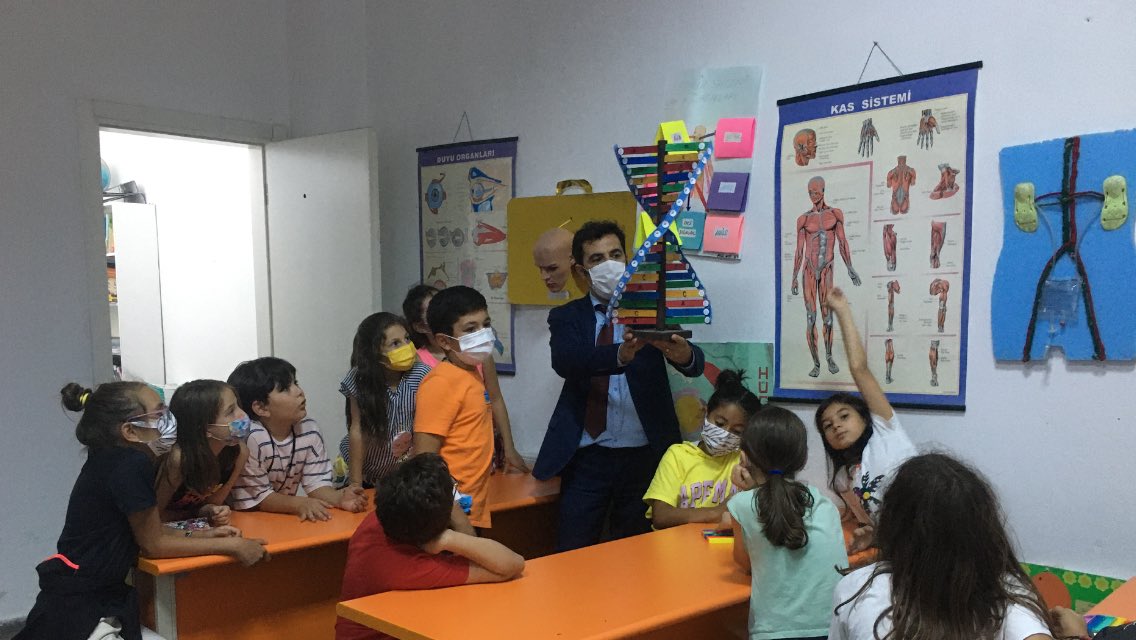 Temel Bilimlerin önemi. Uygulamalar daima öğrenmeyi ve başarıyı arttırır. Bilimle mutlu gençler...