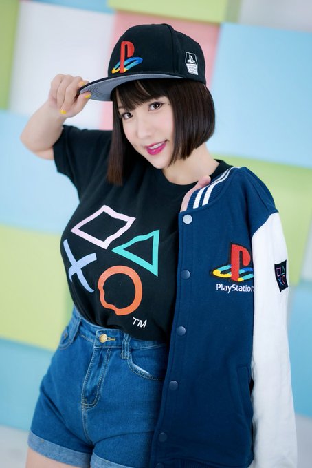 Cannot believe my Twitch channel grew beyond 10K subs😭 How do I deserve you?  配信がサブスク数なんと1万超え㊗️ オタクトーク＆ゲームの趣味をこんなに応援してもらえるなんて･･･感謝でいっぱいです。<a href="/tag/ak%E5%87%BA%E7%94%A3%E9%A0%91%E5%BC%B5%E3%82%8C"class="tags"><span>#ak出産頑張れ</span></a>