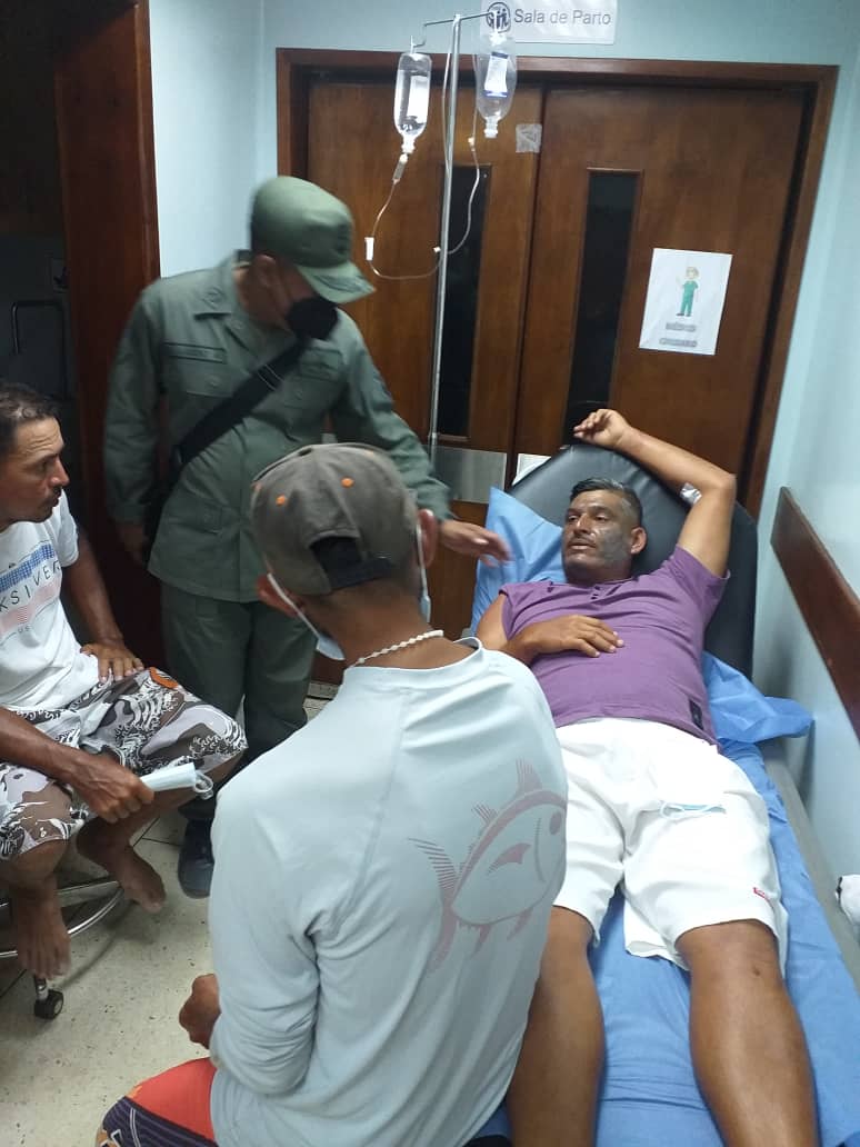 #22Sep Para supervisar las labores de Búsqueda y Salvamento de la embarcación “Don Rafael Junior” la cual se encontraba demorada, el CA. Comandante <a href="/AB_Guardacostas/">Comando de Guardacostas</a> se trasladó al archipiélago de los Roques, constatando el estado de salud y bienestar de los sobrevivientes.