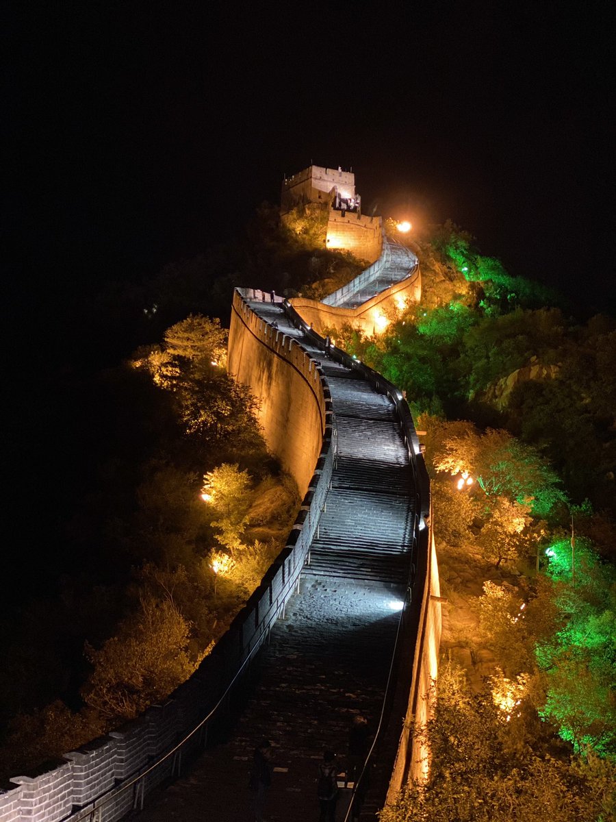 AmbMoinHaque's tweet photo. A special light and laser show arranged by the Pakistan Embassy at the Great Wall of China with slogans of friendship to mark 70 years of China-Pakistan diplomatic ties.
@ForeignOfficePk 
@zlj517 
@AmbNong
@LiuXininBeijing 
@xiaotianphoenix https://t.co/AZhGGTNiWB