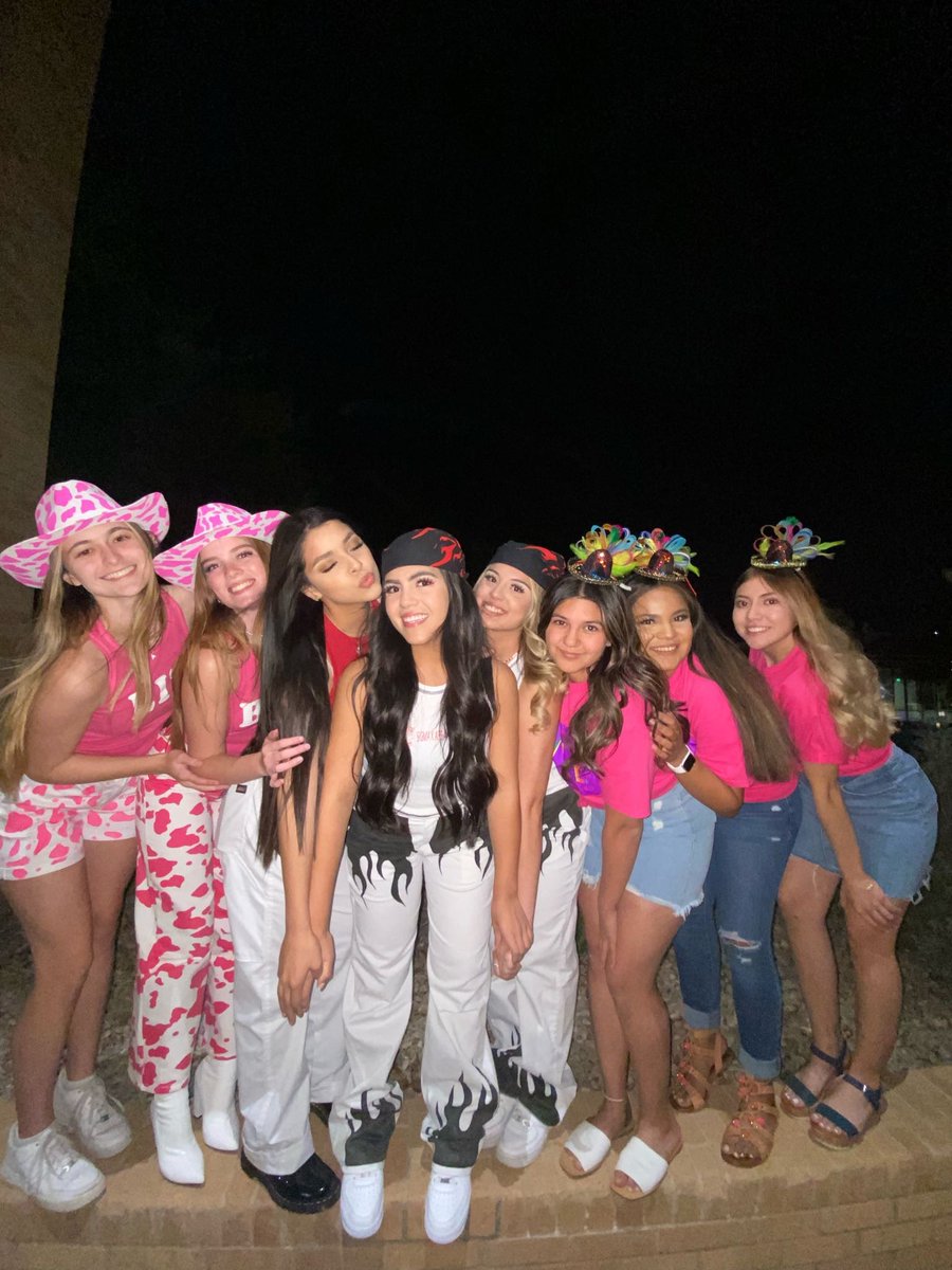 asu_sigmakappa's tweet photo. big little last night was a absolute dream🤍 https://t.co/BoZqbO7L2l