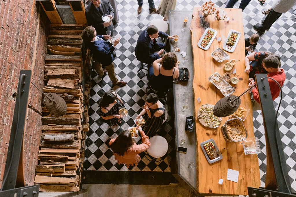 social_concep's tweet photo. Having a cocktail hour is a great way to keep your guests entertained during family photos!

@socialconceptions
@griffindavisweddings
@cadillacservicegarage
@savorystreet
@calligraphybycarole
@easypeasydecadentdesserts
@sedgefieldflorist
@dowoakevents
@gatecitygrowlers https://t.co/Q0qYIHewZU