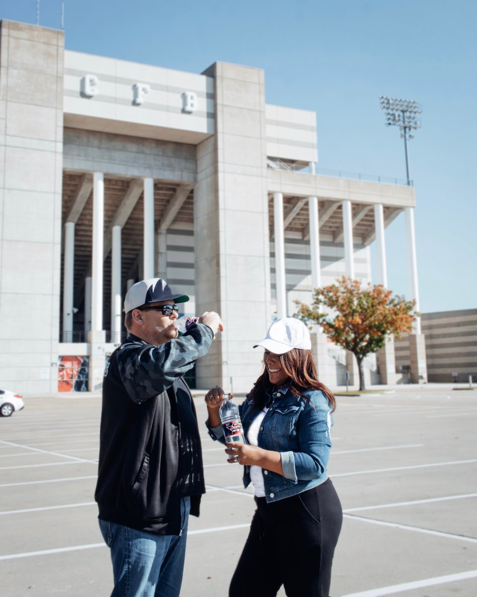 Fall is upon us and that means football season! 🏈 

Gear up with the only water we love in Texas. Shop for your Ozarka Spring Water with ReadyRefresh to be tailgate prepped. 
.
.
.
#ReadyRefresh #Ozarka