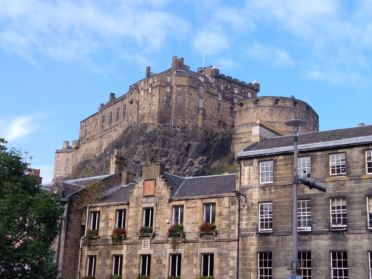 Someone try and hold Mike down!

Mike explores the glorious city of Edinburgh. Reachable by train in just over 4 hours  or 60 minutes by plane making it a great day trip destination. 

visitscotland.com/destinations-m…
 
Speak to Scott's Travel on 020 8882 0141 for first hand advice.