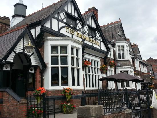 SmithdownFestival (@smithdownfest) on Twitter photo VENUE SPOTLIGHT: <a href="/TheBrooky/">TheBrookhouse L'pool</a>
This infamous Smithdown hotspot is sure to be full to be bustling this weekend. The perfect place for freshers to grab a pint and get a feel for the area. Swing by to catch some of the action! VENUE SPOTLIGHT: <a href="/TheBrooky/">TheBrookhouse L'pool</a>
This infamous Smithdown hotspot is sure to be full to be bustling this weekend. The perfect place for freshers to grab a pint and get a feel for the area. Swing by to catch some of the action!