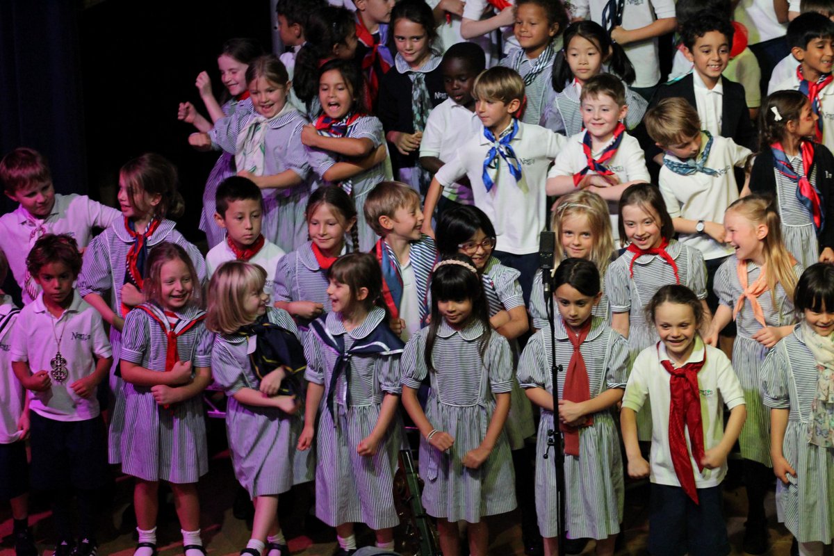 NewtonPrepSch's tweet photo. Shout-out to Ahoy! Sing for the Mary Rose composer Alexander @ALEstrangeMusic for coming in person to our Ahoy concerts: thank you! It was smooth sailing & high jinks for our Y2&3 then Y4&5 singers, as they yo-ho-ho'd their way to sea shanty treasure! #NewtonMusic #WhyWeGoToNP https://t.co/kx9W5ng1Ii