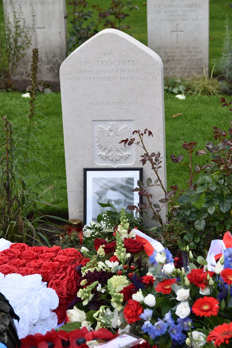 CWGC's tweet photo. A rededication service was held last week @CWGC’s Arnhem Oosterbeek War Cemetery for a #WW2 Polish serviceman. Corporal Edward Trochim died on 21 September 1944 and had previously been buried as an unknown serviceman. Read more: https://t.co/fSzY42hwFa #OurWorkContinues #Arnhem77 https://t.co/5D6A8QtCl1