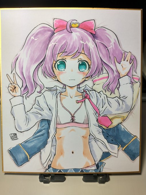 今回の新刊は落描き集、コピー誌とはいえフルカラーでございます。ついったに上げた落描きしかないので目新しくはありませんが。ついでに原画も頒布します。
明日参加できない方、状況的に敢えて参加されない方にも少しでもお楽しみ頂ければということで、以下収録絵を。 