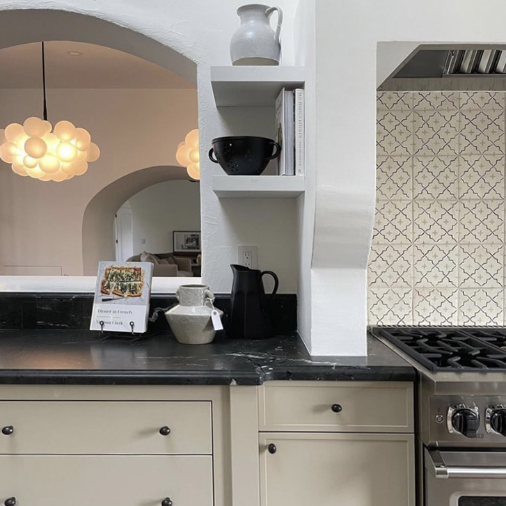 fletch_rhodes's tweet image. Install day! Check out quick snaps of the kitchen, bathroom, dining room, living room, and more from our #SonomaMediterraneanMod project on the #FRblog: fletcherrhodes.com/blog/install-d…

#FletcherRhodes #FRstyle #InteriorDesign #SonomaInteriorDesigner #WineCountryStyle #KitchenRemodel