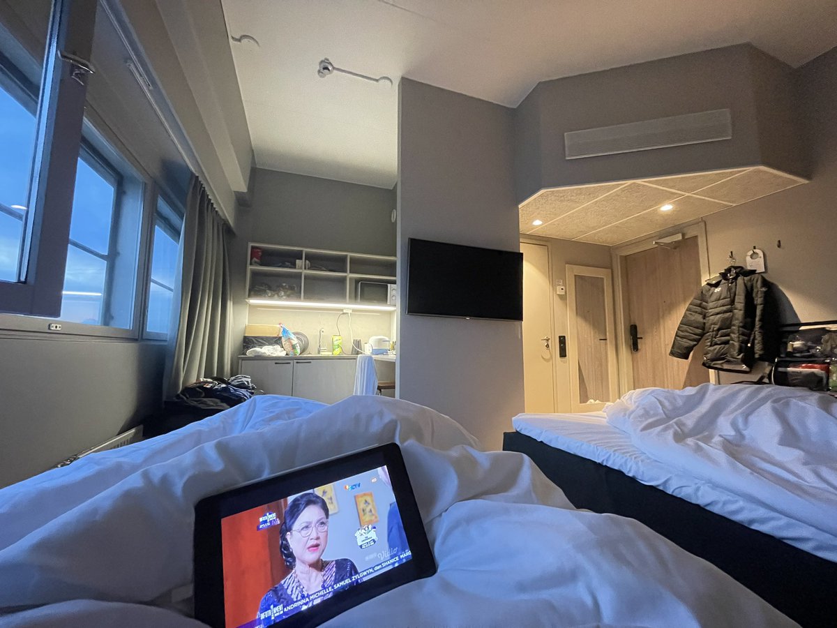 FajarAlviaan's tweet photo. View my Room 😀 https://t.co/GN2aO22EGQ