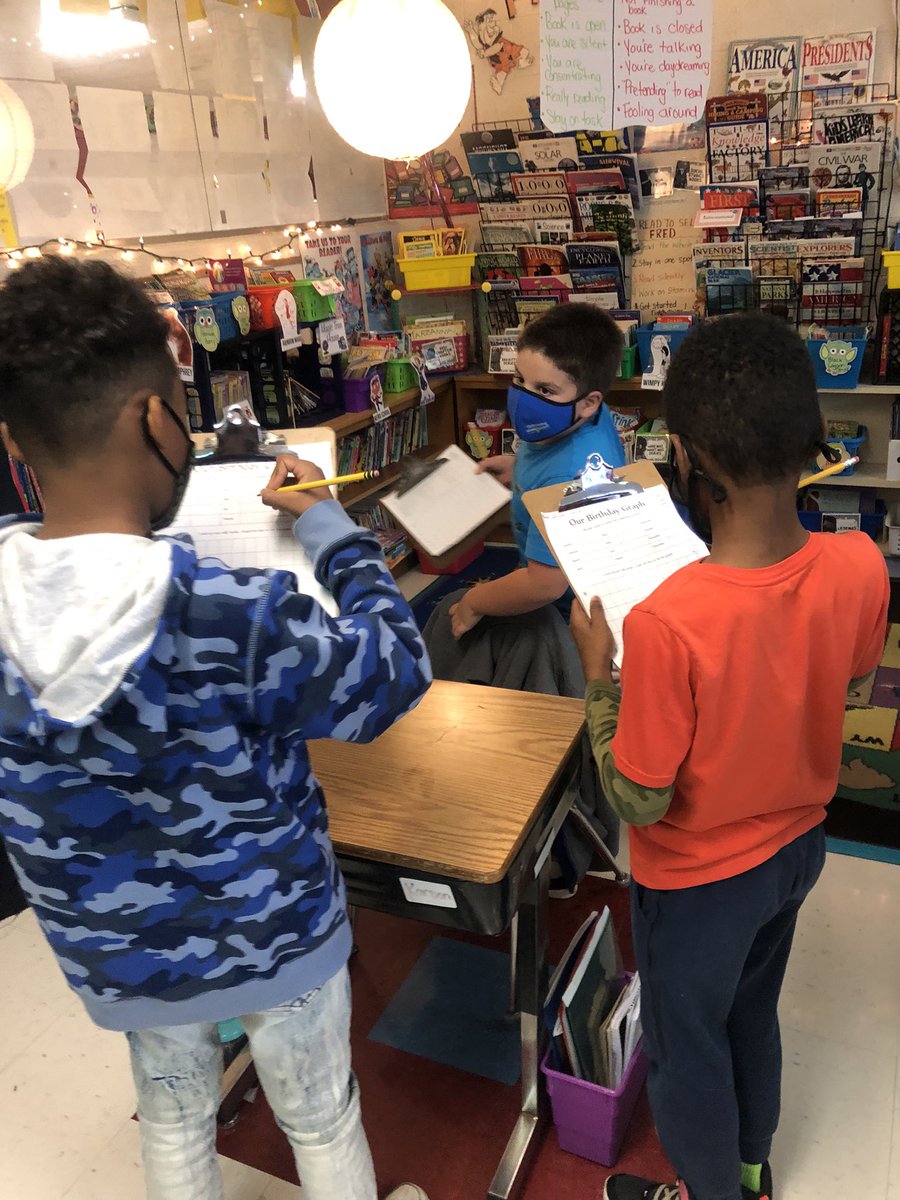 MrsGamble116's tweet photo. Collecting data to create a graph of our birthdays π So much fun! @Grandview_Elem @rhayes112 #mathisalwaysfun https://t.co/oiqKUIUW7i
