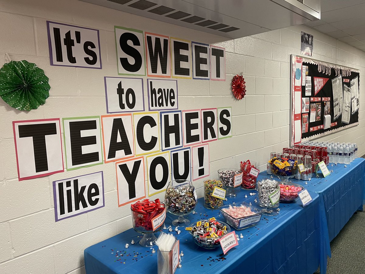 HHMSPTO's tweet photo. Happy JAG CART Day to the best teachers and staff!  Enjoy a sweet treat today 💚💛 #jagcartday #sweettreat #hhms #thankyou #thegmsonthep #hhmspto 💚💛 https://t.co/xtHkou05hg