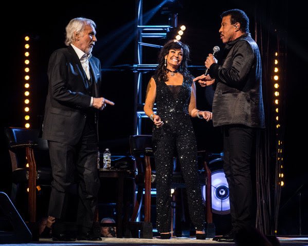 LionelRichie's tweet image. I am proud to be part of the  broadcast premiere of “KENNY ROGERS: ALL IN FOR THE GAMBLER” airing on @CBS tomorrow night (Thursday, Sept. 23 at 9:00-10:00 PM, ET/PT) honoring the life of my dear friend and country music legend Kenny Rogers. Don't miss this amazing special!!