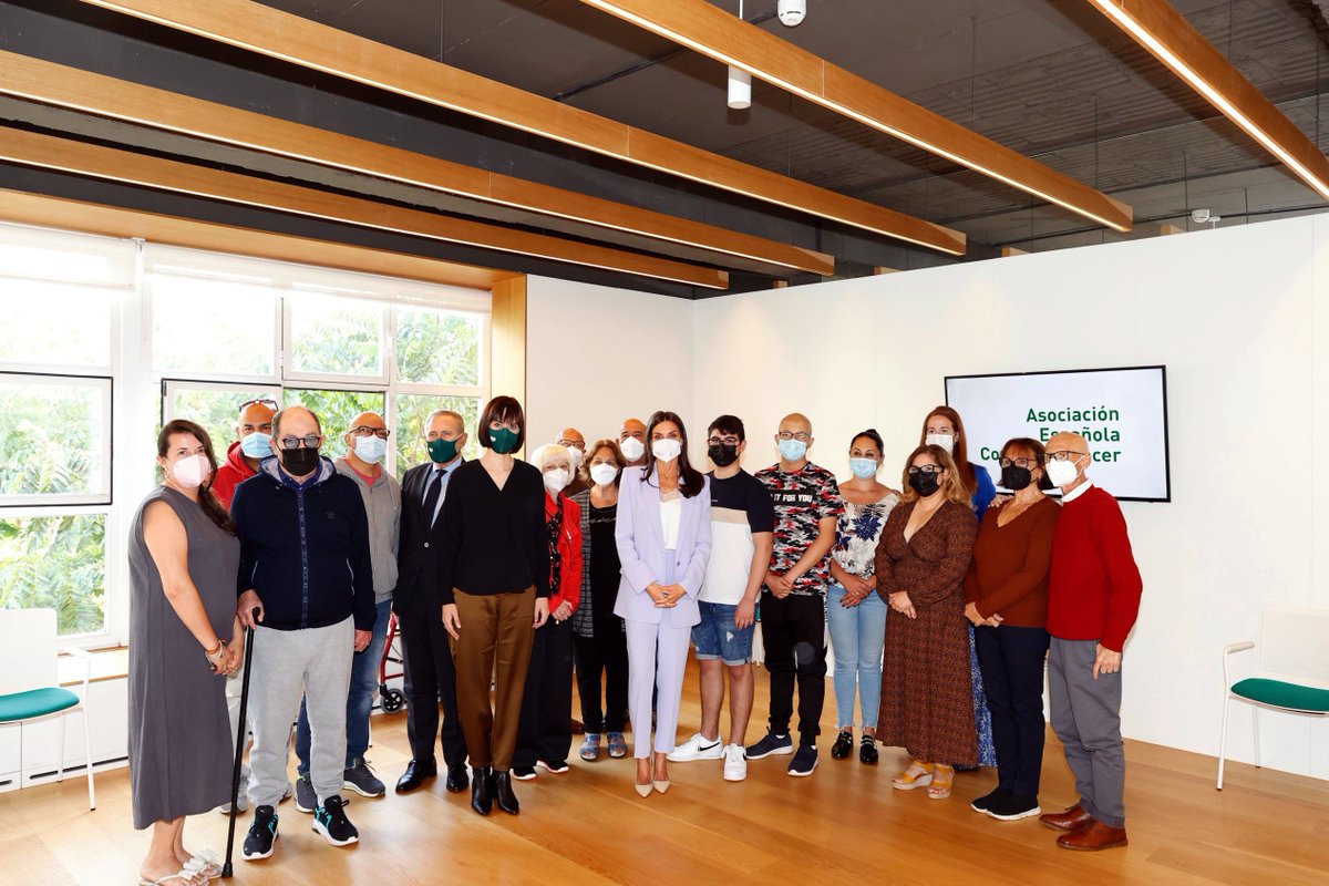 En el Día Mundial de la Investigación en Cáncer, la Reina ha participado en el evento internacional de AECC que ha reunido a investigadores y pacientes para concienciar sobre la importancia de la investigación oncológica. #WorldCancerResearchDay ➡️casareal.es/ES/Actividades…