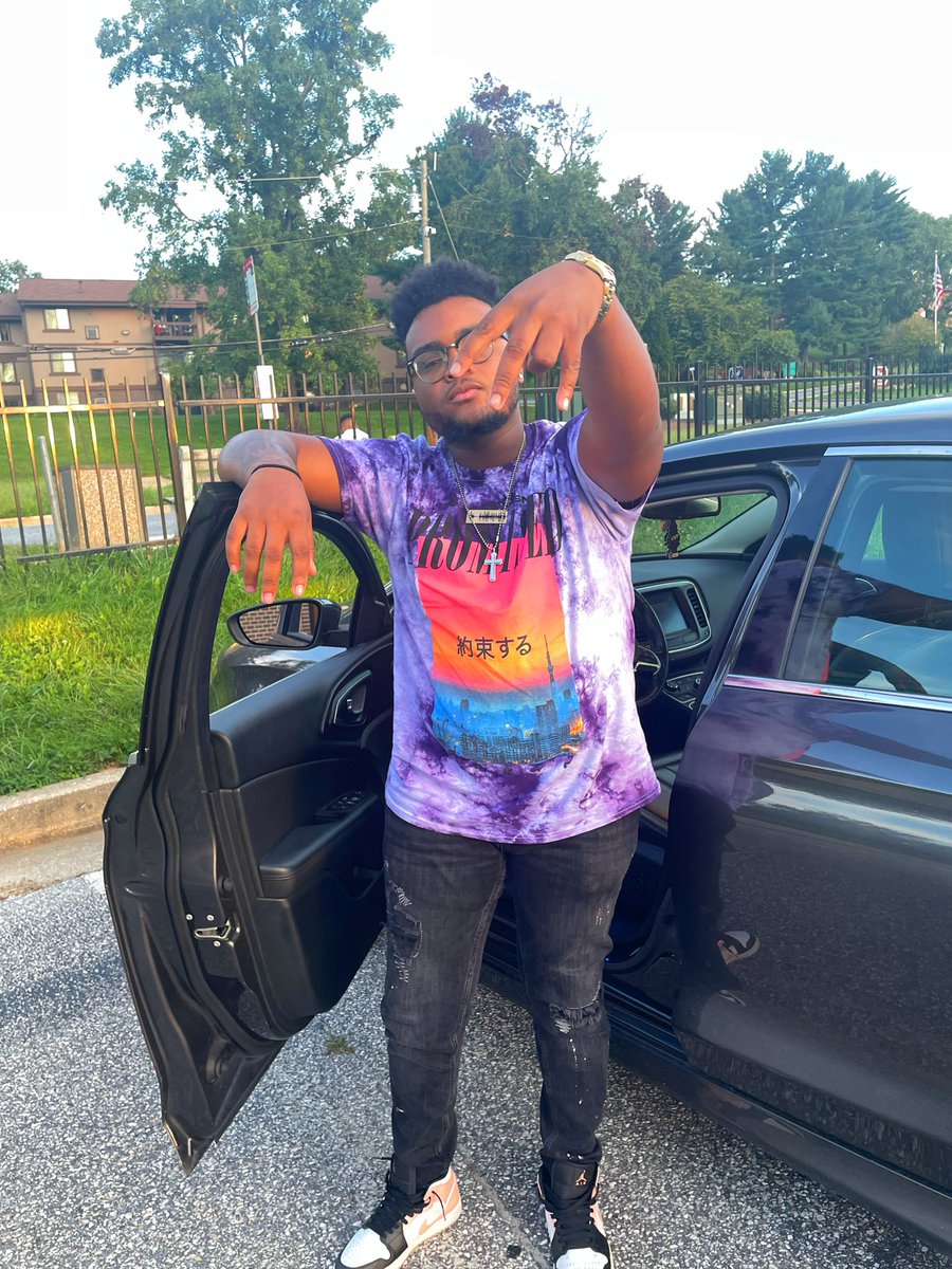 ViewssTV's tweet image. “Tomorrow isn’t promised…☄️”
•
•
👕: @rue21 
👖: @zara 
👟: @jumpman23 
•
•
#mensfashion #mensstyle #fashion #photography #sponsor #baltimore #outfits #outfitideas #pinterest