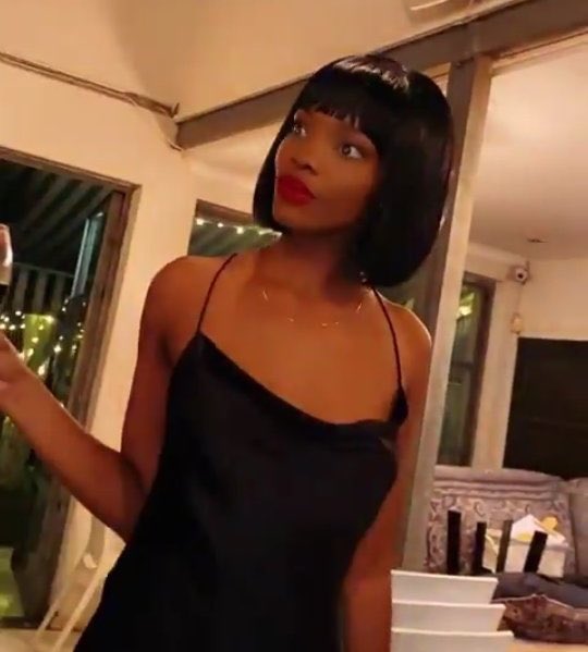 Smaangele's tweet image. “ I’d never buy a woman a Range Rover nna “

Kusho uTshepo ogeza nge sunlight ize ibe yi sim card