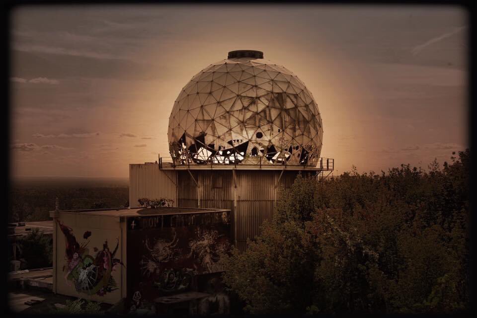 ... cold war memories (2019) ... #berlin #capital #decay #urbandecay #listeningstation #teufelsberg #twilight #history #coldwar #spy #eastwest #lostplace #abandoned #graffiti #art #mood #atmosphere #dream #symbol #explore #darkvibes #illusion #imagination #magic #spell