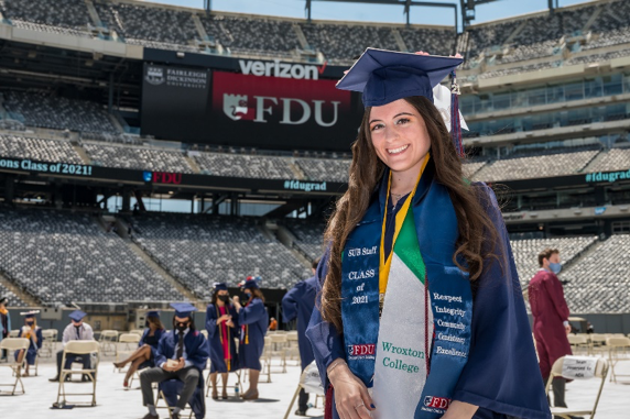 fduscbgrad's tweet photo. Our MBA and MS degrees are designed to fit into working professionals’ schedules. Virtual, night, and weekend classes are all available to students. Visit our website to take the first steps in elevating your education: https://t.co/Gd1Jh1w0TT #FDU #FDUSilberman #MBA #MS https://t.co/tEaNJoU0SR