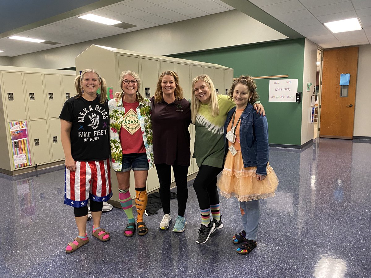 6th grade teachers getting Wacky on Wednesday <a href="/gmsDCSD/">Grizzell Middle School</a>