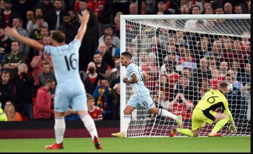 NigerianNewsweb's tweet photo. Manchester United Crash Out Of #CarabaoCup After Losing To West Ham At Old Trafford https://t.co/U4E32A3Kna *SHARE* https://t.co/6HMU1sxK8H