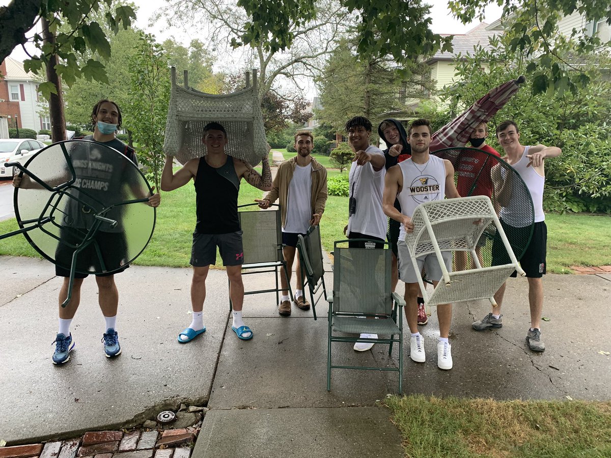 MuskingumHoops's tweet photo. Braved the rain to help out Coach B today! Guys are always stepping up to help out. Love this squad 🏀 https://t.co/AP5q7Cpktk