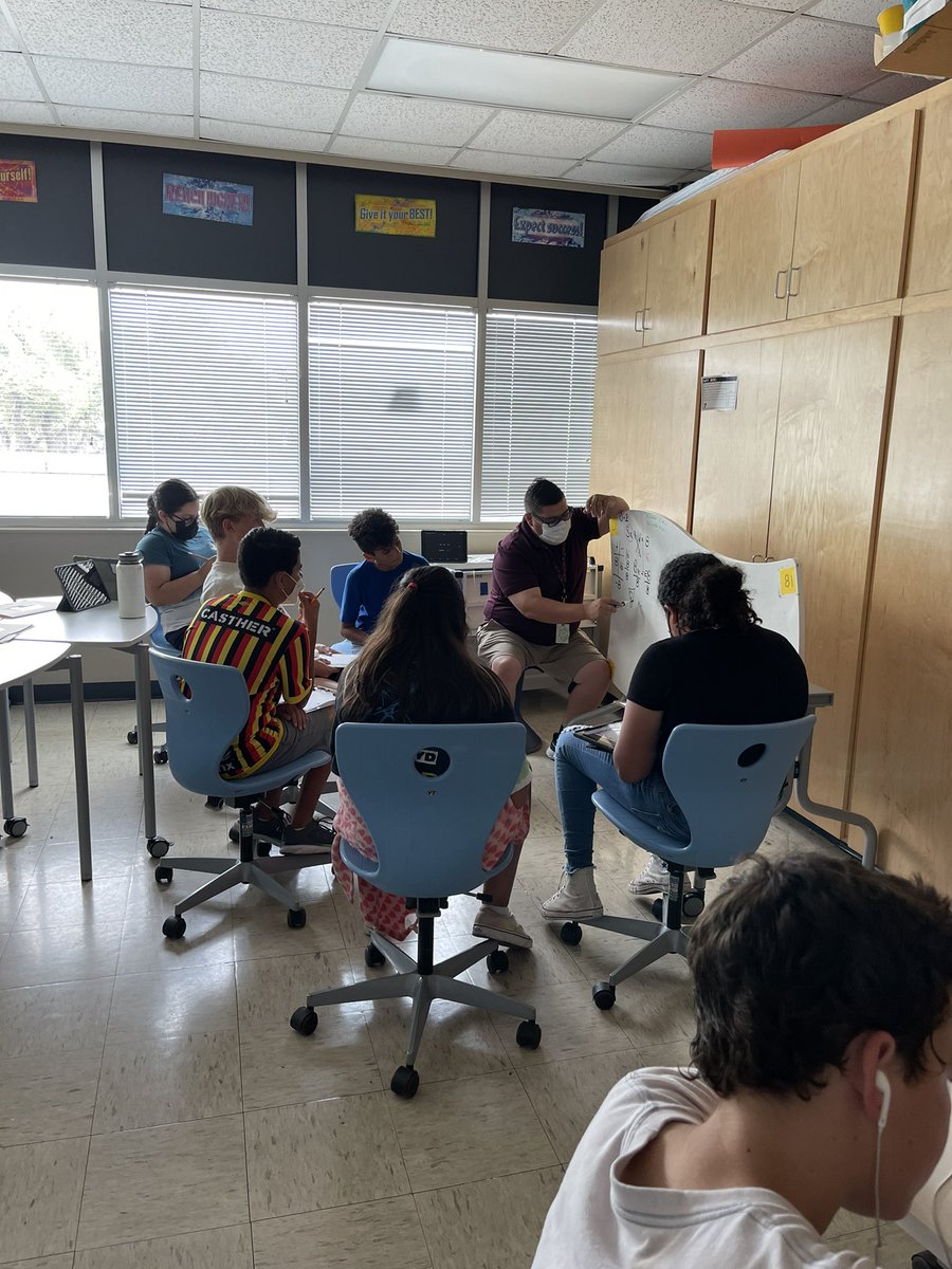 Erica Castillo tweet media