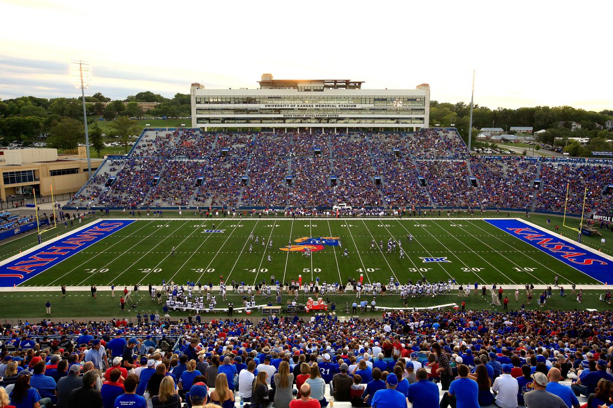 elijahpaige74's tweet photo. After a great conversation with @CoachQueisert I am BLESSED to have received my 6th offer to The University of Kansas !! Thank you @dzupke @CoachGerm for all your help throughout this process https://t.co/KYSKJ5PcSA
