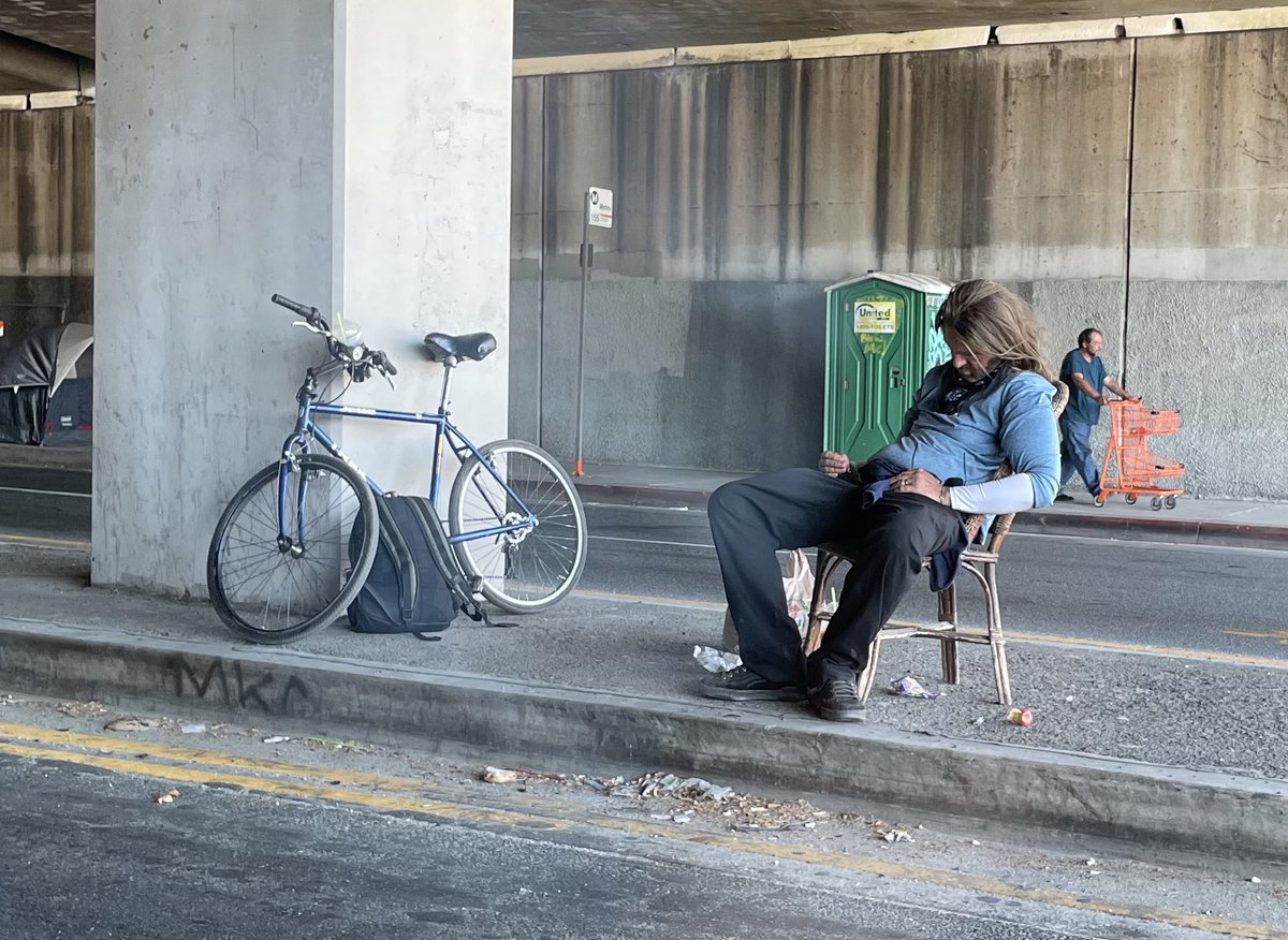 l_dying's tweet image. Don’t wake him up. He’s been hard at work asking for money. They don’t want help from #projectroomkey or any help. Time to shuffle off back to your home state buddy.