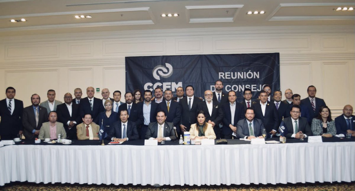 LauraGlezEDOMEX's tweet photo. Iniciamos encuentros con Coordinadores Parlamentarios de la Legislatura Local. Recibimos en la mesa del Consejo al Diputado @EnriqueVargasdV con quien compartimos nuestra agenda legislativa. Reuniones plurales donde la prioridad será la defensa del empleo y la competitividad. https://t.co/Xm6U3dP3Xw