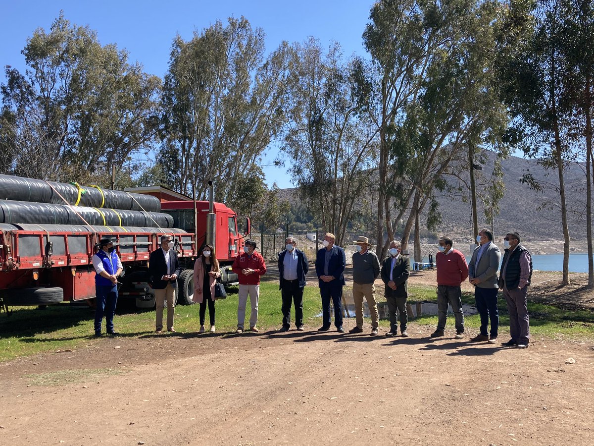 Junto al Seremi de Agricultura <a href="/Rodrigordenes1/">Rodrigo Órdenes</a> hicimos en #RioHurtado un importante anuncio para los agricultores. Además de los $1.700 millones gestionados como región, el <a href="/MinagriCL/">Ministerio de Agricultura de Chile 🇨🇱</a> destinará $1.300 millones del Plan Sequía nacional para apoyar a los productores de la región.
