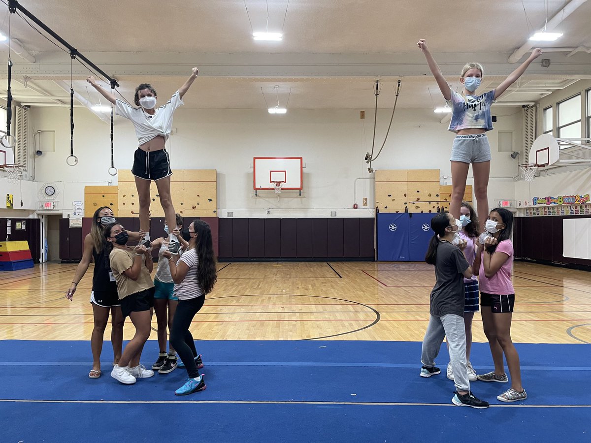 Excellent job by the mod cheer girls. Learning and growing day in and day out <a href="/HarrisonCheer_/">Harrison Cheerleading</a> <a href="/htown_huskies/">Harrison Athletics</a>