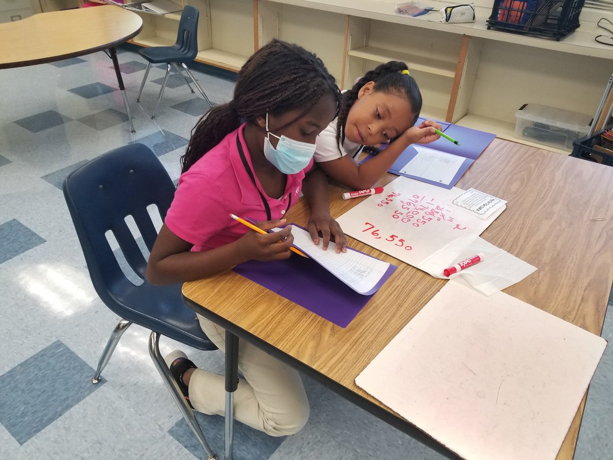 Mrs. Styra tweet media