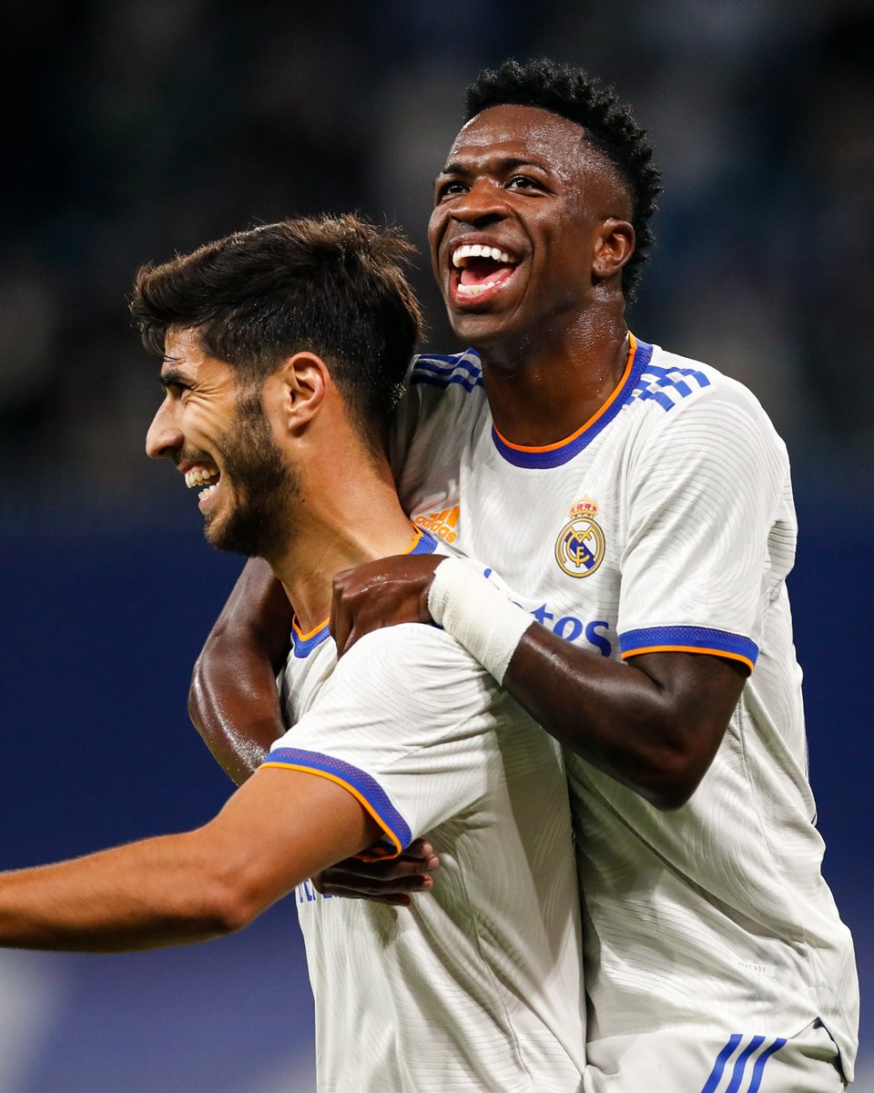InvictosSomos's tweet photo. FT. Real Madrid 6-1 Mallorca.

➔ Noche de fiesta en el Bernabéu.
➔ HAT-TRICK de Asensio.
➔ DOBLETE de goles y DOBLETE de asistencias de KB9.
➔ Isco cerró la cuenta.
➔ Qué momento vive Vinícius. 
➔ Desde atras generaron Alaba y Militao.
➔ Los de Ancelotti son LOS LÍDERES. https://t.co/DWDuU5FHbn