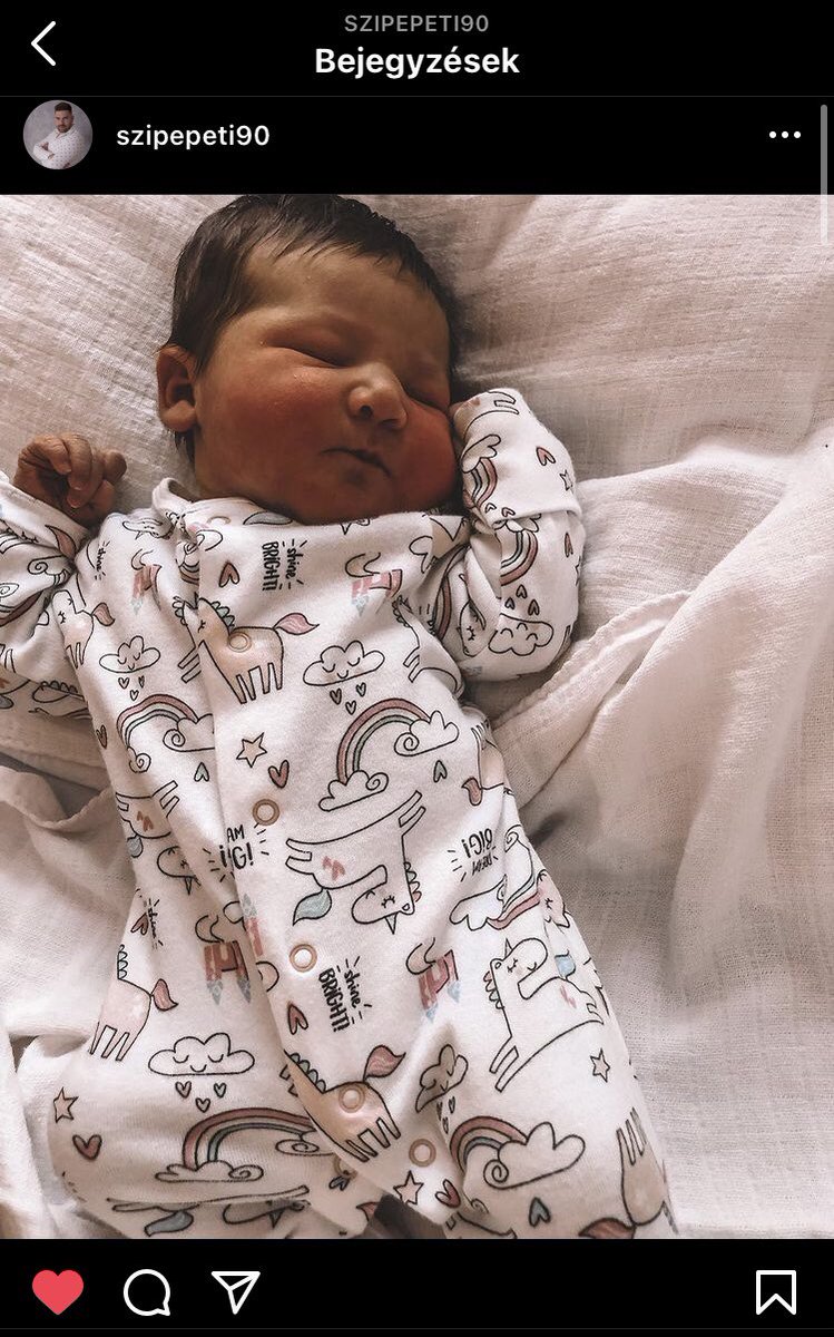 RoyalsCODM's tweet photo. Please welcome our new addition to the team, Nina!❤️

Congratulations to our player SZIPETABAK_HUN for his beautiful new baby!🥺

#PlayCodm #CallofDutyMobile #CODM #eSports #Hungary https://t.co/hN4HFDxh6x