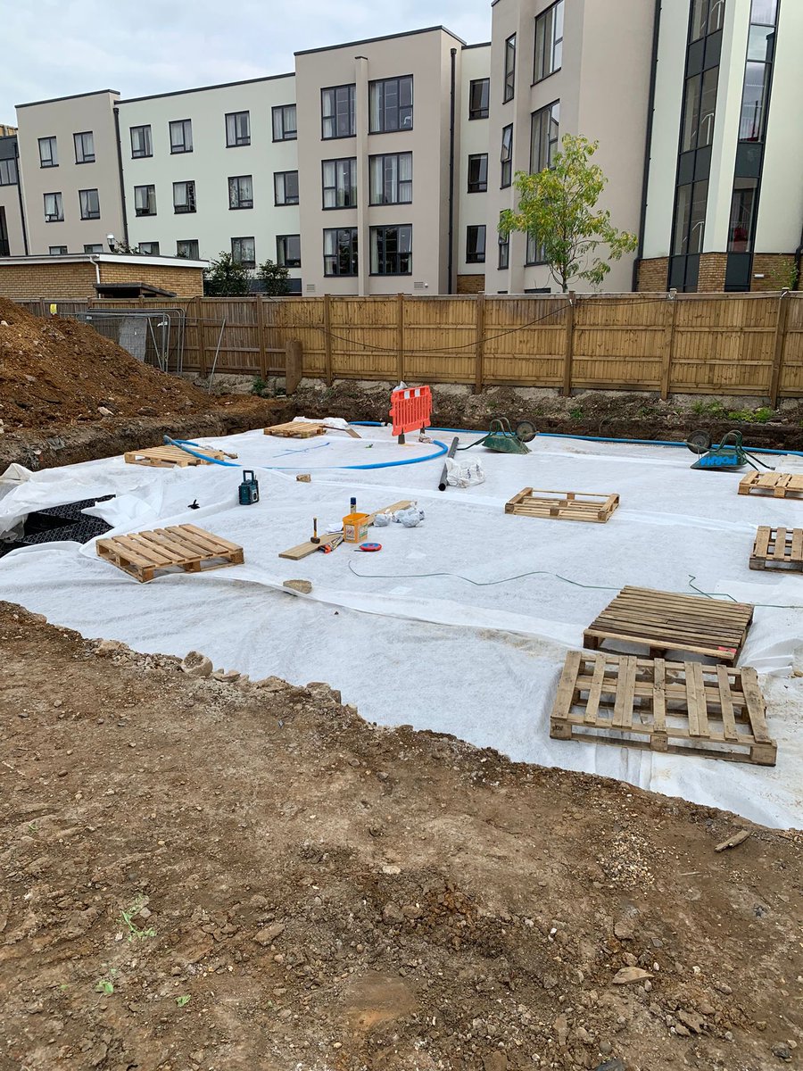 Formacdriveways's tweet photo. 160 meter cube attenuation tank installed in Windsor, using nearly 800 poly storm crates. 💪🏻 #groundworks #construction https://t.co/XRZHmgZzWC